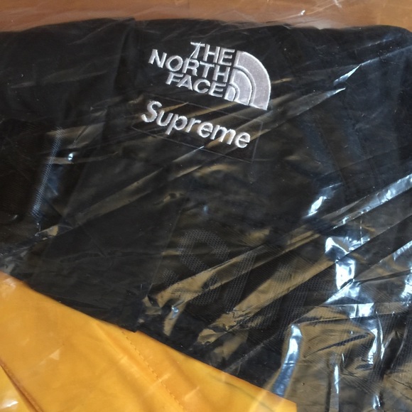 The North Face Jacket + Vest Gold Large - Picture 6 of 8